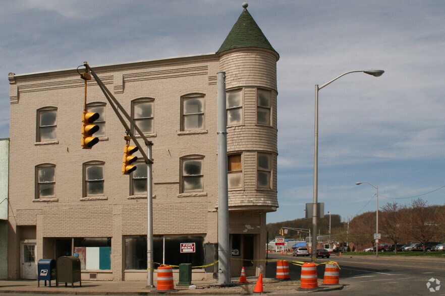 2 Washington Ave, Endicott, NY 13760 The Turret Bldg