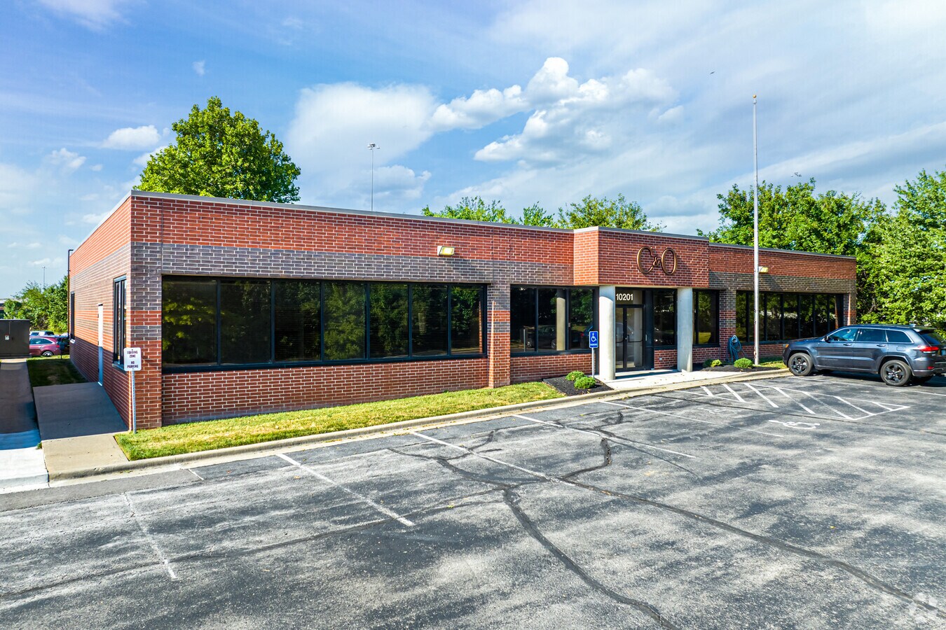 10201 W 105th St, Overland Park, KS 66212