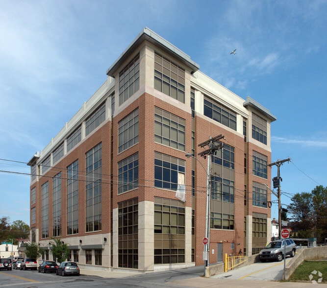 121 N Walnut St, West Chester, PA for lease - Building Photo - Image 3 of 16