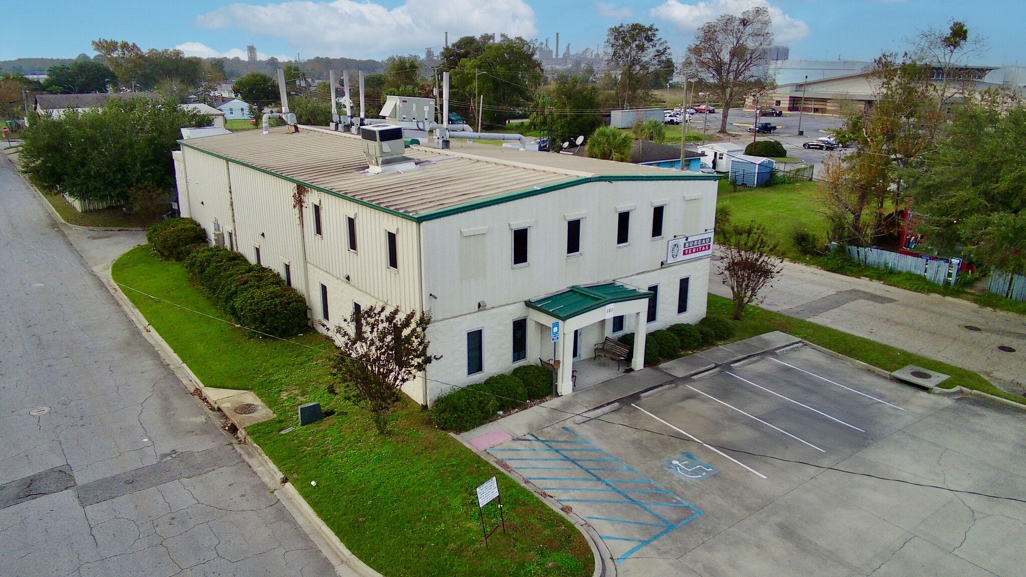 151 E Lathrop Ave, Savannah, GA for lease Building Photo- Image 1 of 6