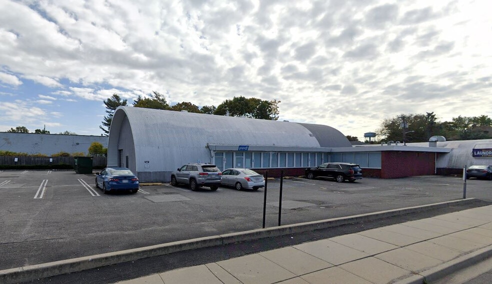 165 Woodfield Rd, West Hempstead, NY for lease - Primary Photo - Image 1 of 7