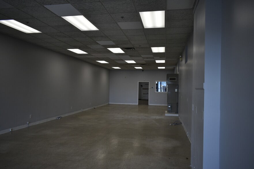 188-194 Main St, Bristol, CT for lease - Interior Photo - Image 2 of 6