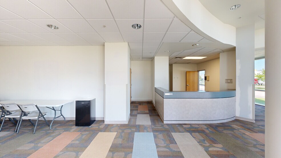 21-31 Commerce Dr, O'Fallon, MO for lease - Matterport 3D Scan - Image 3 of 33