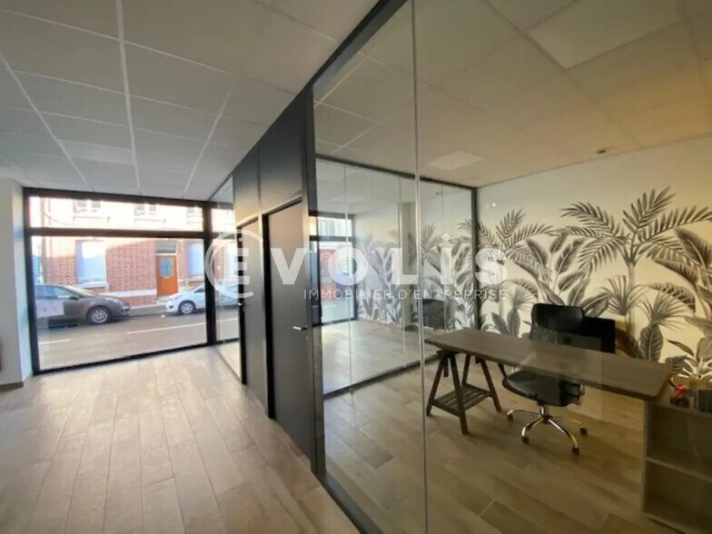 Office in Amiens for lease - Interior Photo - Image 2 of 4