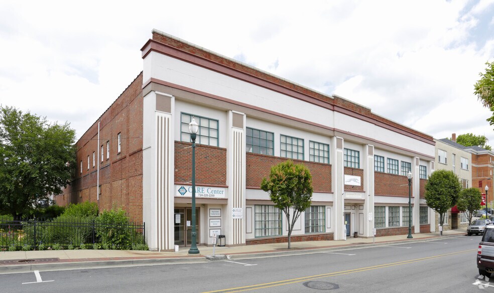 75 E Maiden St, Washington, PA 15301