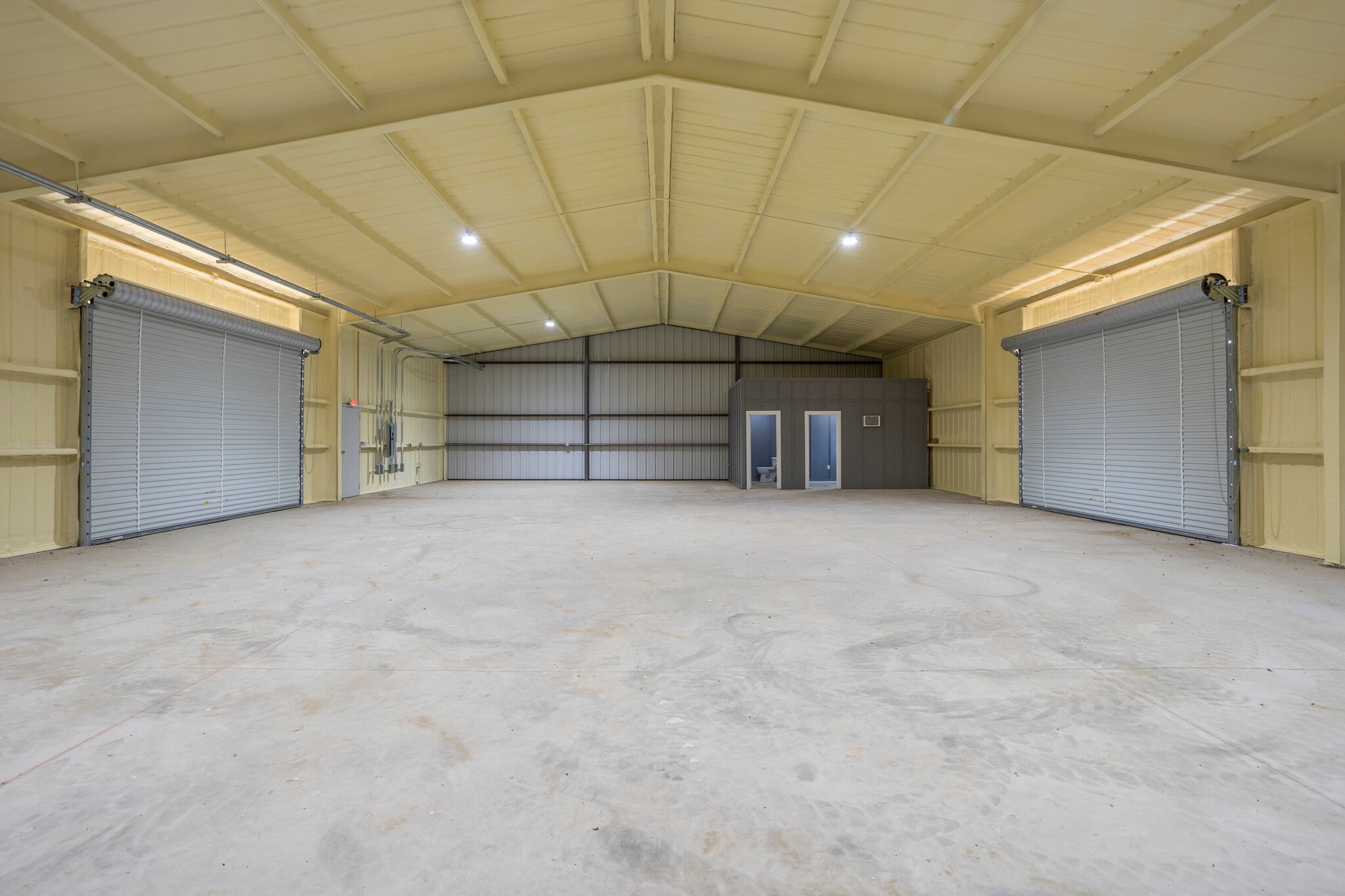 9500 Calixtro Ct, Alvarado, TX for lease Interior Photo- Image 1 of 3