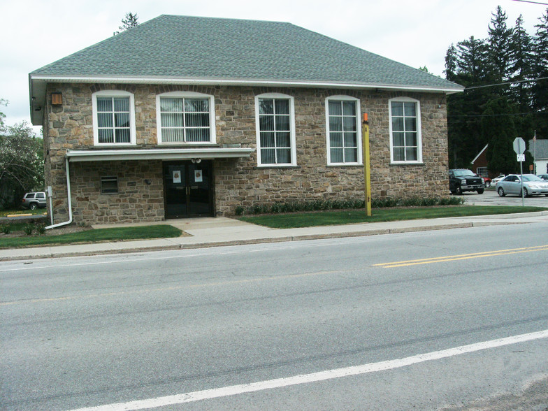 976 Main St, Newfoundland, PA for sale - Building Photo - Image 1 of 1