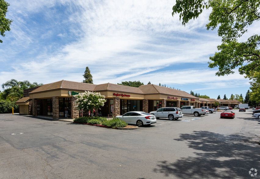 941-1045 Alamo Dr, Vacaville, CA for lease - Building Photo - Image 1 of 6