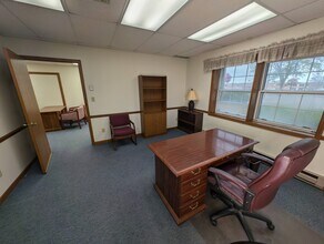 N88 W16838 Main St, Menomonee Falls, WI for lease Interior Photo- Image 2 of 6