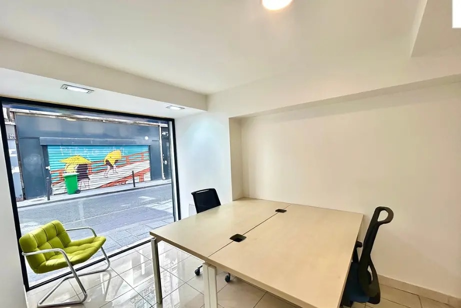 Office in Paris for lease Interior Photo- Image 1 of 7