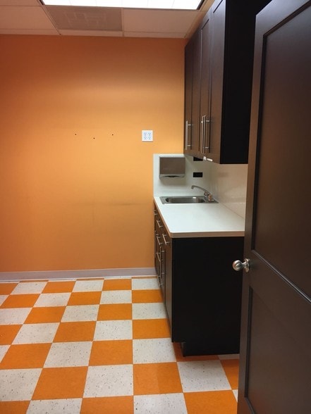 5693 Riverdale Ave, Bronx, NY for lease - Other - Image 2 of 9