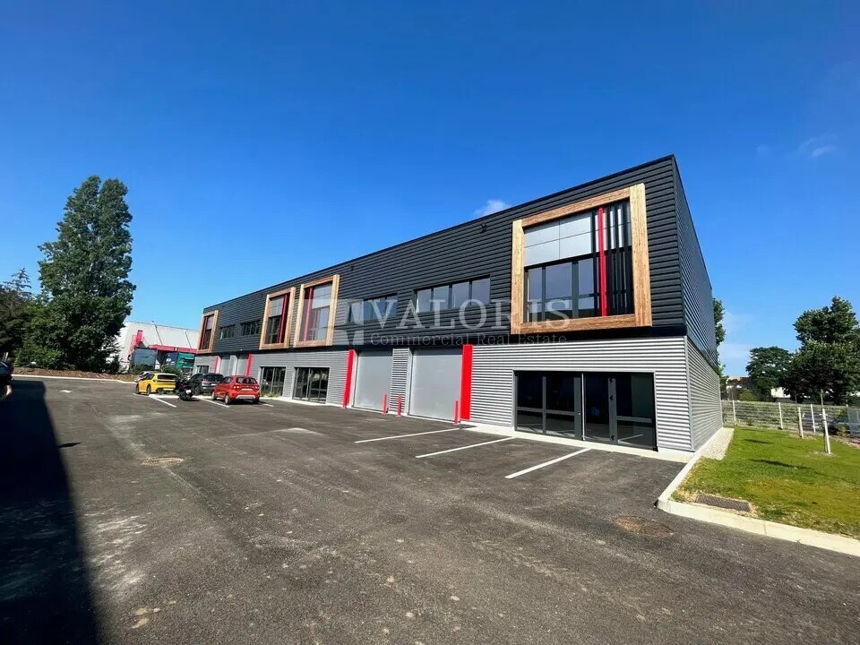 Flex in Saint-Quentin-Fallavier for lease Building Photo- Image 1 of 14