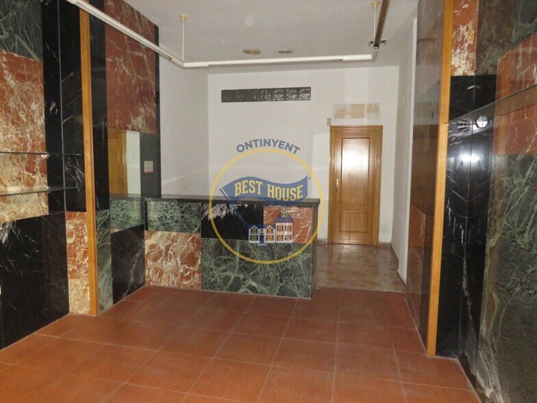 Retail in Ontinyent for lease - Building Photo - Image 2 of 6