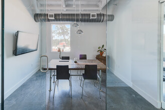 1534 Oak St, Jacksonville, FL for lease Interior Photo- Image 2 of 8