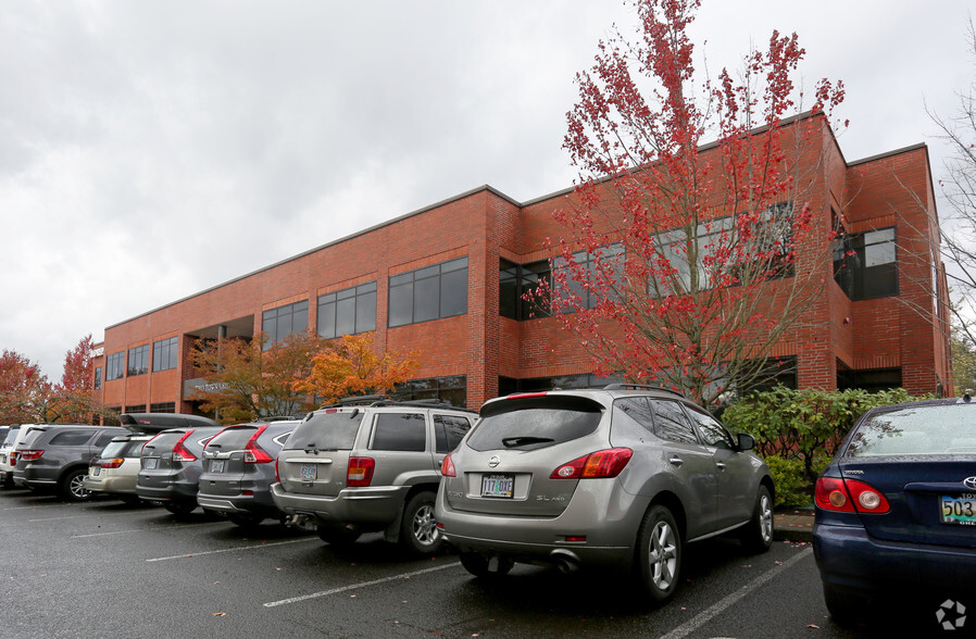 10135 SE Sunnyside Rd, Clackamas, OR for lease - Building Photo - Image 1 of 3