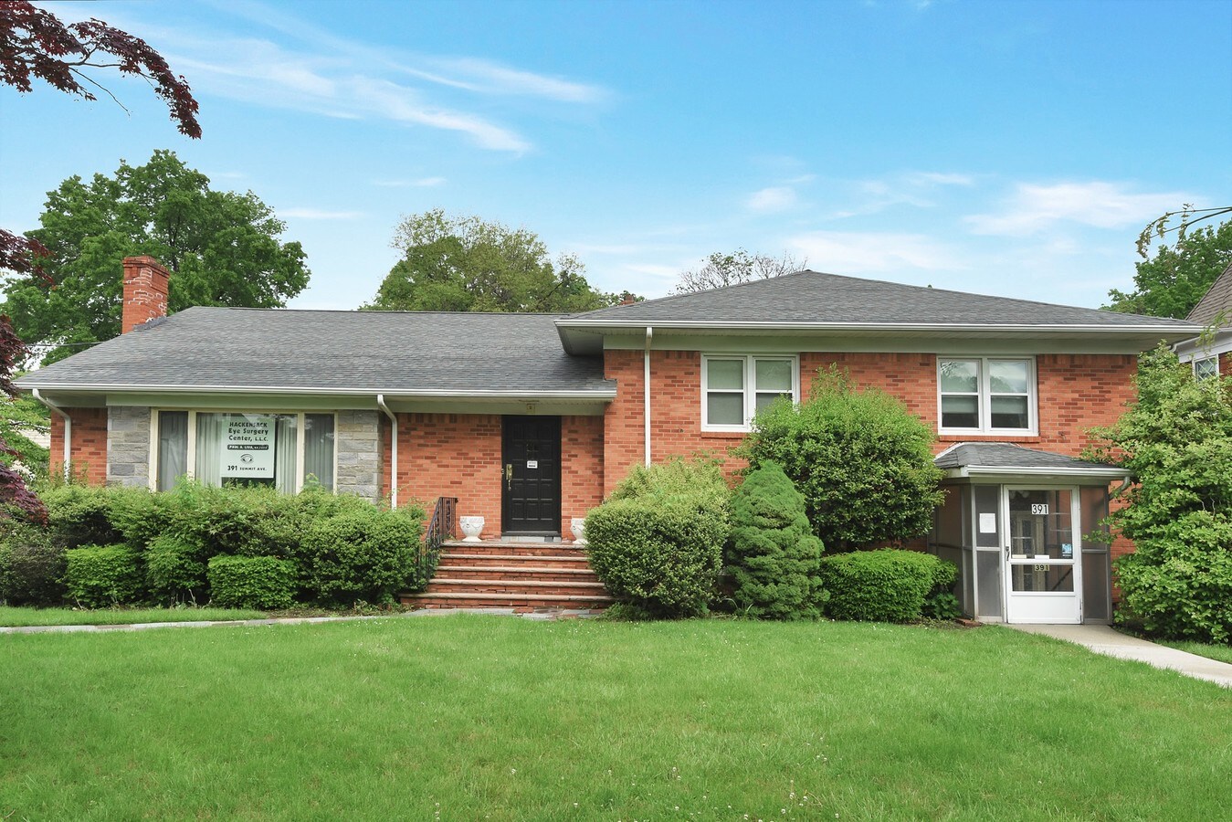 391 Summit Ave, Hackensack, NJ 07601