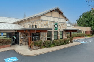 4135 Quest Dr, Eugene, OR for sale Interior Photo- Image 2 of 14