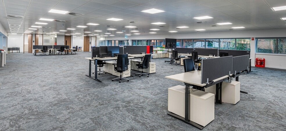 2 Millboard Rd, Bourne End for lease - Interior Photo - Image 2 of 4