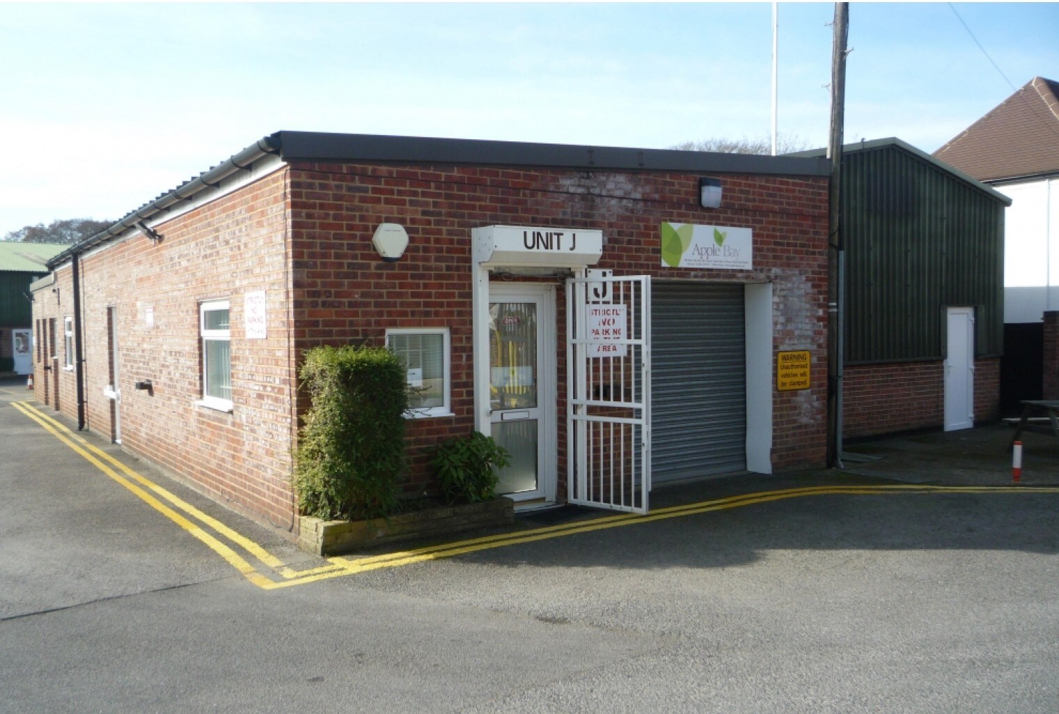 Linsford Ln, Camberley for sale Primary Photo- Image 1 of 1