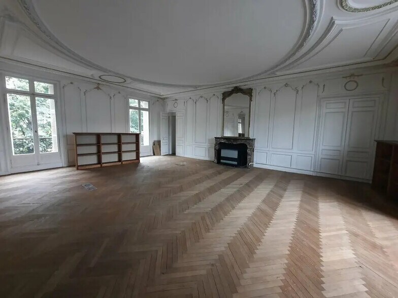 Office in Rouen for lease - Interior Photo - Image 2 of 16