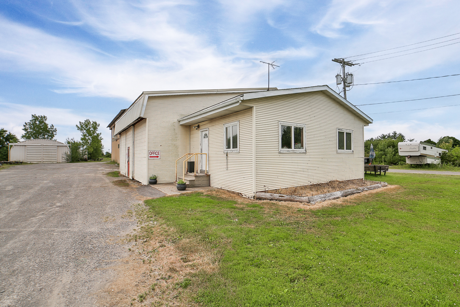 2386 Lockport Rd, Sanborn, NY for sale Primary Photo- Image 1 of 1