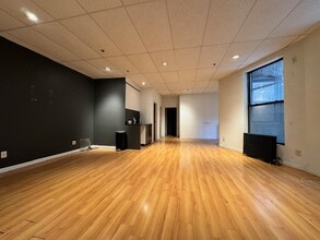 21 W 45th St, New York, NY for lease Interior Photo- Image 1 of 4