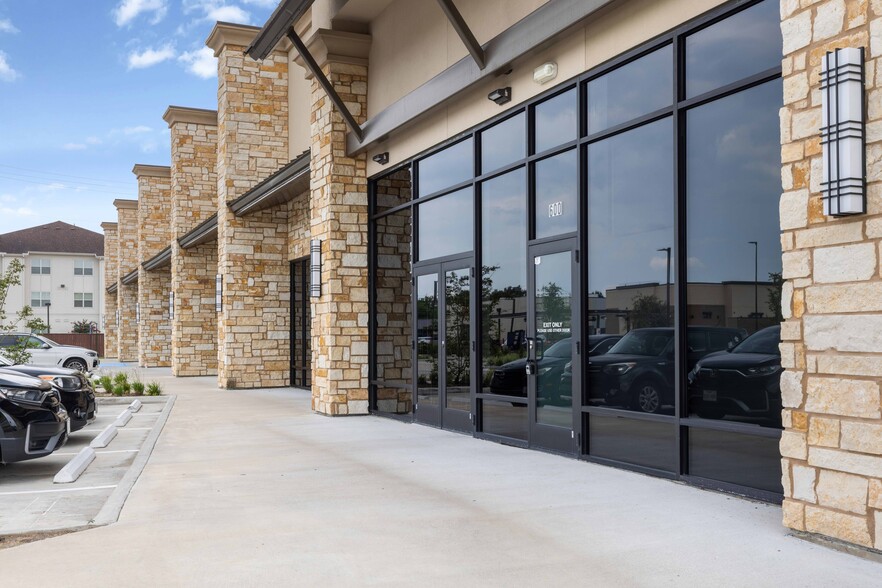 11508 Pearland Pky, Houston, TX for lease - Building Photo - Image 3 of 9