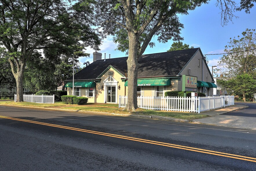 1344 Main St, Stratford, CT for sale - Building Photo - Image 1 of 1