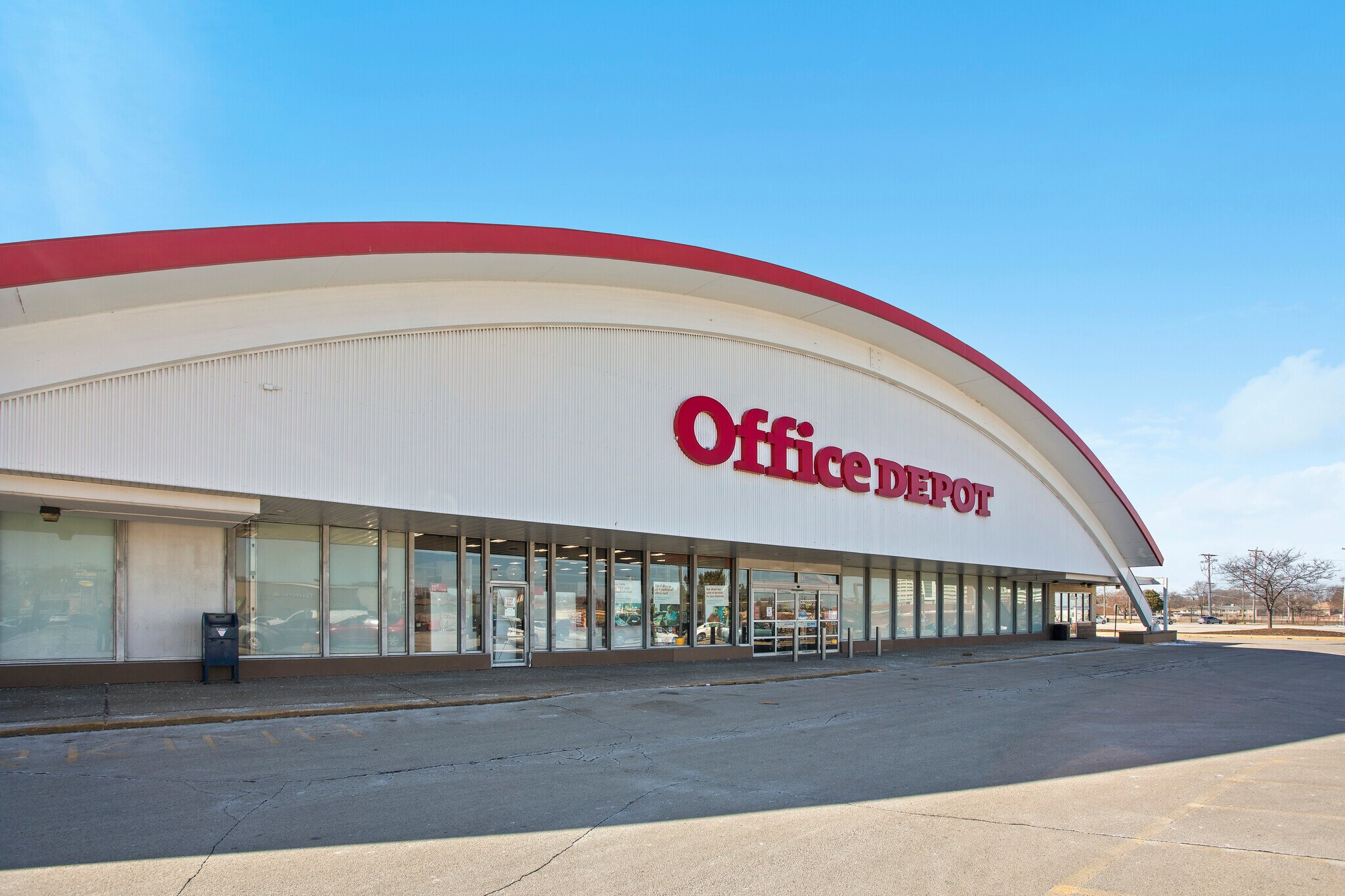 3555 S 27th St, Milwaukee, WI 53221 Loomis Center