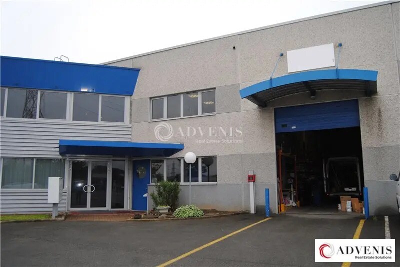 Flex in Bondues for lease - Building Photo - Image 1 of 4