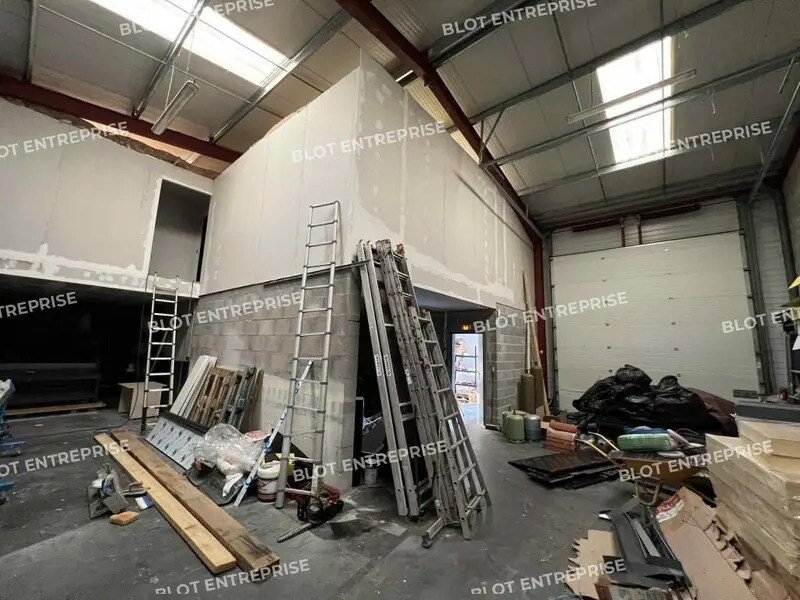 Office in Le Rheu for lease Interior Photo- Image 1 of 9