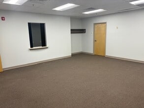 105 Raider Blvd, Hillsborough, NJ for lease Interior Photo- Image 1 of 9