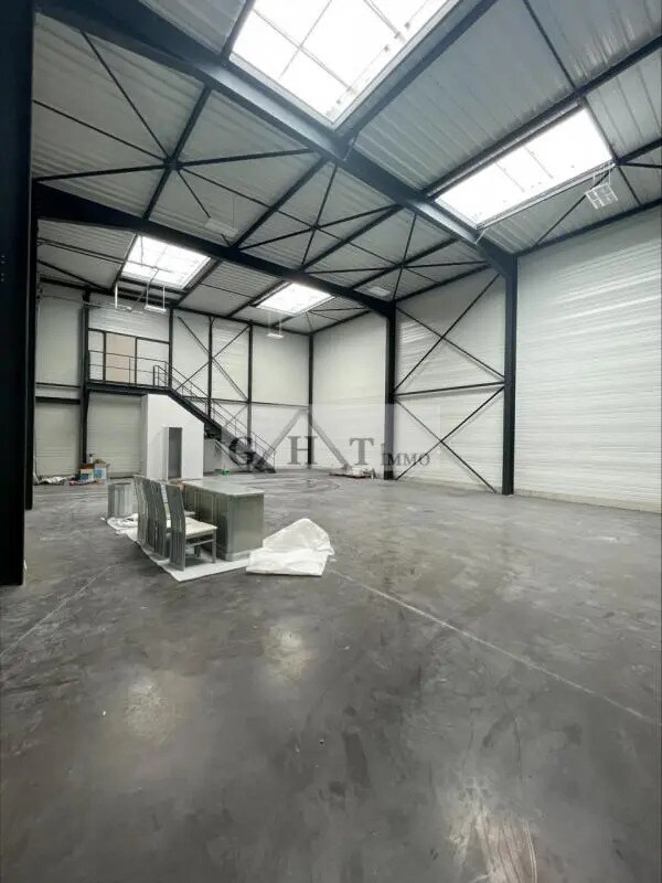 Industrial in Courtry for lease Interior Photo- Image 1 of 2