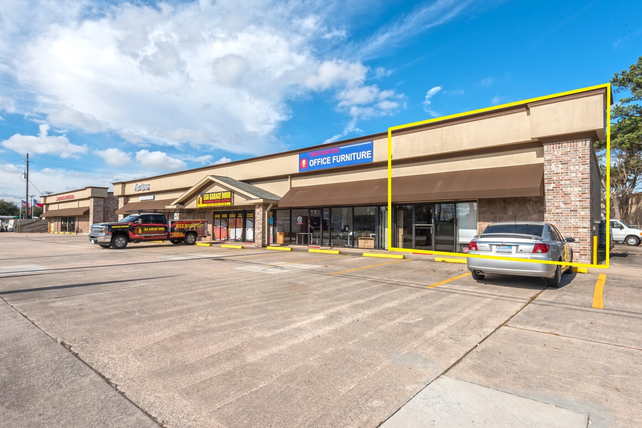 2530 Spring Cypress Rd, Spring, TX for lease Building Photo- Image 1 of 3