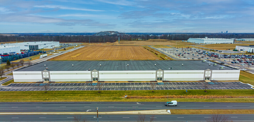 4422 Airport Expy, Fort Wayne, IN for sale - Building Photo - Image 1 of 1