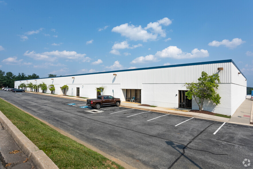 7144-7162 Ambassador Rd, Windsor Mill, MD for lease - Primary Photo - Image 1 of 3