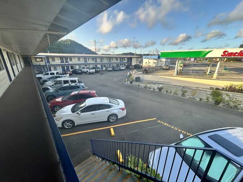 1593 US 101 Hwy, Reedsport, OR for sale - Building Photo - Image 2 of 16