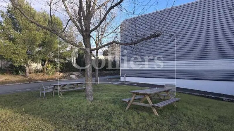 Flex in Aix-en-Provence for lease - Building Photo - Image 3 of 5