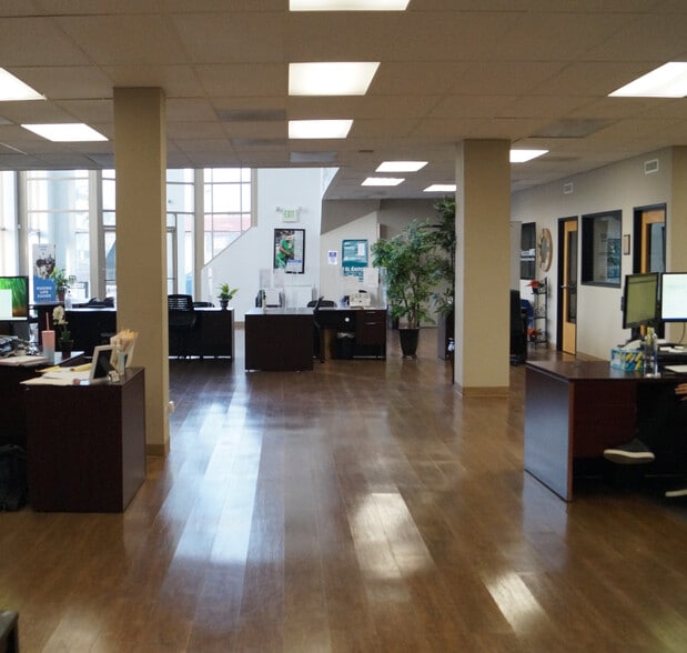 400 San Fernando Mission Blvd, San Fernando, CA for lease - Building Photo - Image 3 of 8