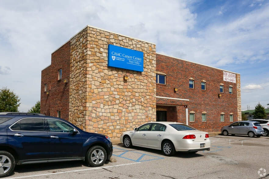 3860 Teays Valley Rd, Hurricane, WV for lease - Primary Photo - Image 1 of 3