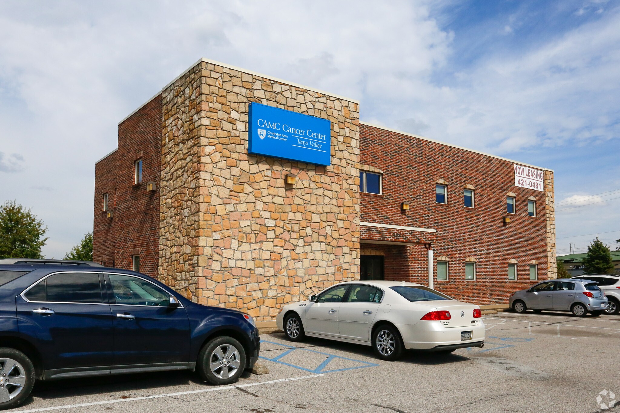 3860 Teays Valley Rd, Hurricane, WV for lease Primary Photo- Image 1 of 4