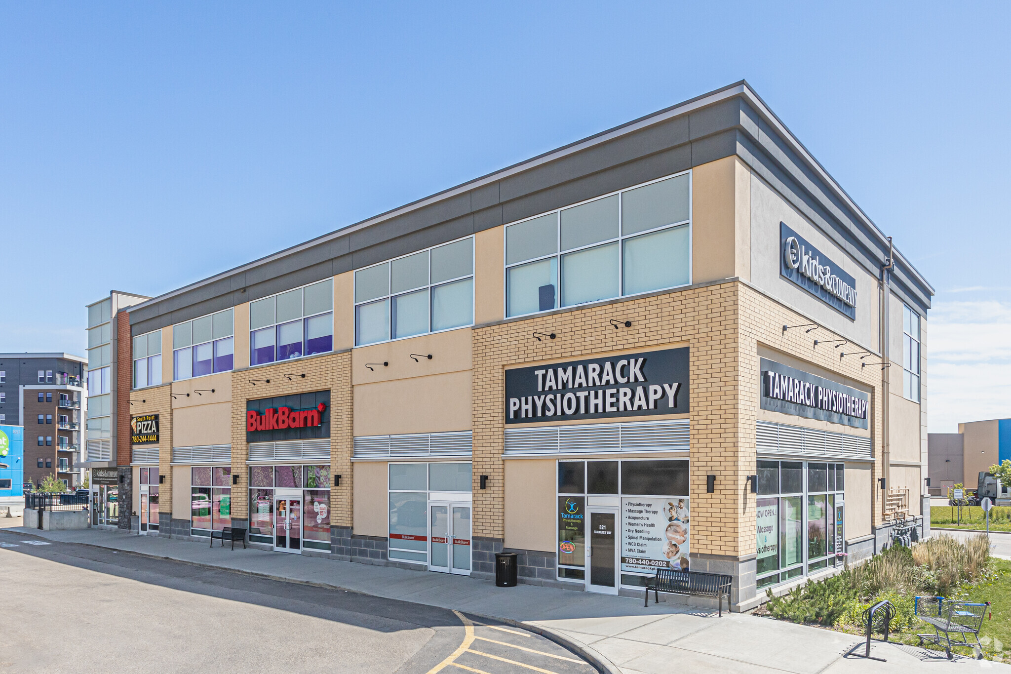 713 Tamarack Way NW, Edmonton, AB for sale Primary Photo- Image 1 of 1