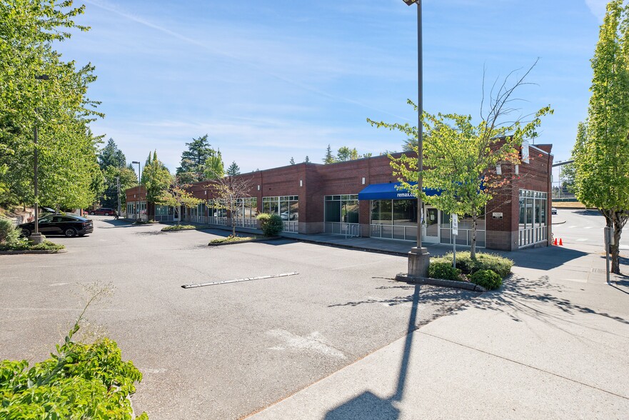 6225-6245 SW Capitol Hwy, Portland, OR for lease - Building Photo - Image 1 of 6