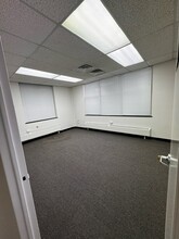 10 Mitchell Pl, White Plains, NY for lease Interior Photo- Image 1 of 5