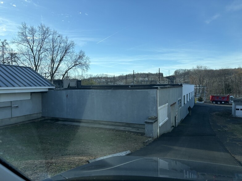 763 Hanover Rd, Meriden, CT for sale - Building Photo - Image 3 of 4