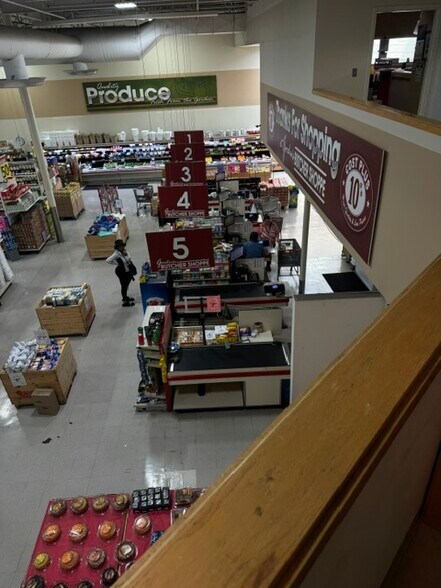 5 Store Memphis Retail Portfolio portfolio of 1 properties for sale on LoopNet.com - Building Photo - Image 3 of 6