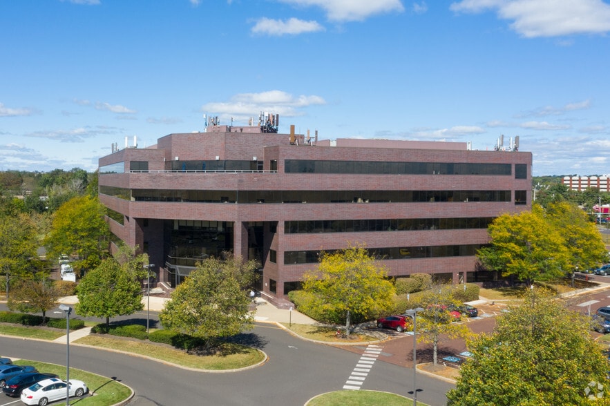 3220 Tillman Dr, Bensalem, PA for lease - Building Photo - Image 3 of 10