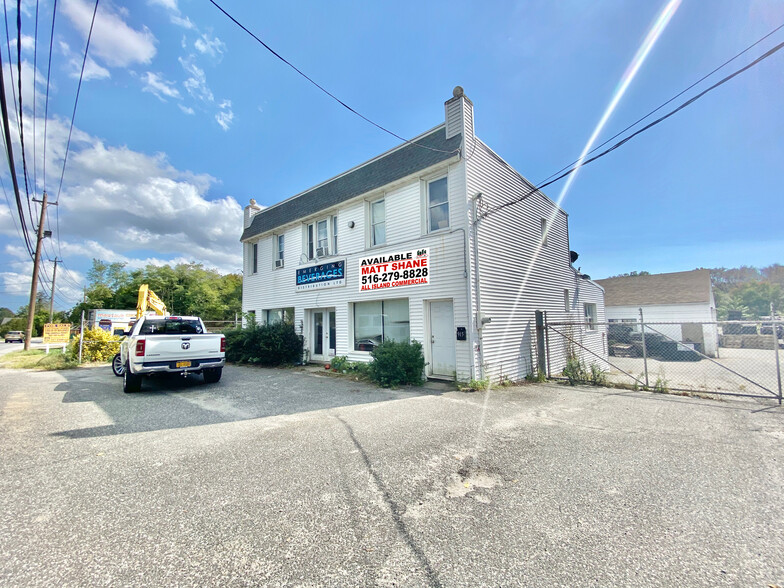 917-919 W Main St, Riverhead, NY for sale - Building Photo - Image 1 of 1