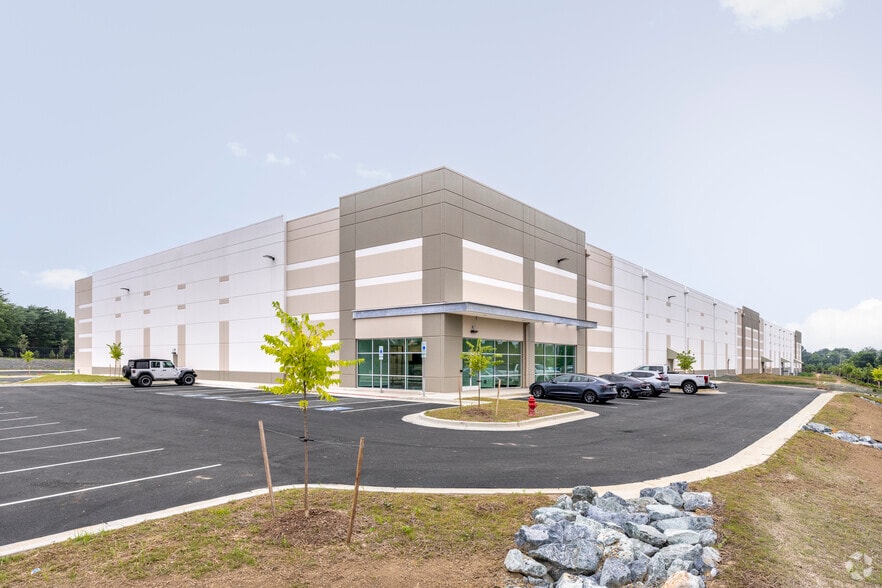 6401 Foxley Rd, Upper Marlboro, MD for lease - Building Photo - Image 1 of 16