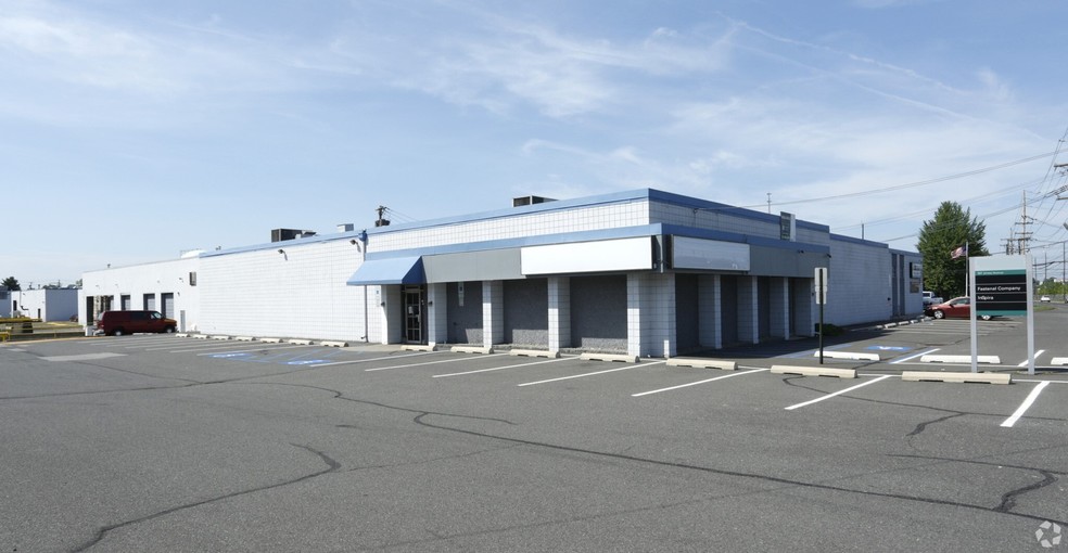 987 Jersey Ave, New Brunswick, NJ for lease - Building Photo - Image 1 of 2